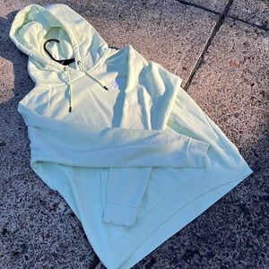 Light mint nike sweatshirt.